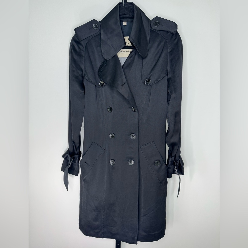 Burberry Silk Women's Trench Coat - Timeless Elegance 🌟